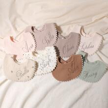 3 Stück/Set personalisierte bestickte Namen Baby Lätzchen, Sabberlatz, Baby Geschenke für Jungen und Mädchen, multifunktional, dekorativ, Buchstaben, stilvolle, moderne, farbige, süße, niedliche, lässige, individuelle, personalisierte, einzigartige, personalisierte Baby Lätzchen, gemütliche Kinder, schicke Herbst, Erinnerungsstücke