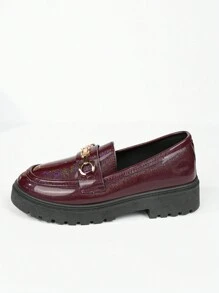 女士时尚光滑一脚蹬乐福鞋，厚底休闲鞋，带金属链，圆头，防滑橡胶外底 - 酒紅色 - 查看 9