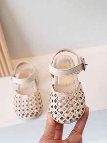 1 Pair Girls Simple Woven Beige Flat Sandals, Suitable For Indoor & Outdoor Wear, Princess Shoes For Summer - Beige - View 4