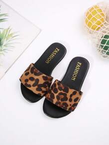 1 par leopardmönster-sandaler med personlig design för flickor, mjuka och bekväma, avslappnade sommartofflor för stranden