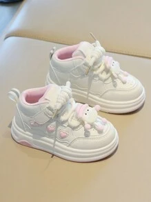 1 Par de Zapatos deportivos de suela suave con diseño de corazón y letra, de corte medio, versátiles y casuales, aptos para todas las estaciones, para niños y niñas