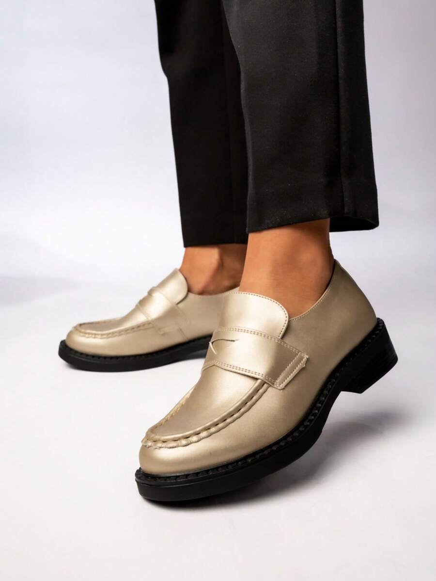 Metallic Penny Loafers Suitable For Daily Wear - Platino - View 1