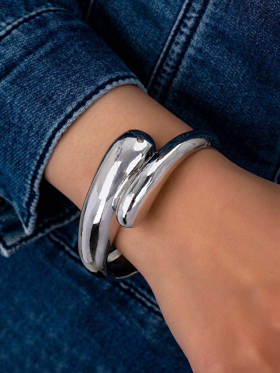 1pc Unique Hollow Design Gold & Silver Oversized Metal Bangle Bracelet, For Women - Silver - View 1