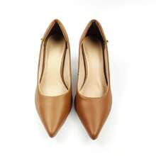 Scarpin Feminino Caramelo Bico Clássico Salto Baixo Confortável