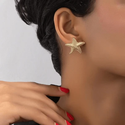 1 对简约优雅的海滩风格海星耳环