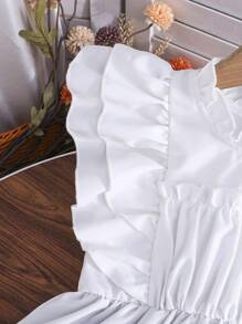 2pcs/Set Girls Fashion Elegant Ruffle Sleeve Round Neck Top And Floral Decorated Denim Effect Shorts Vacation Summer Set