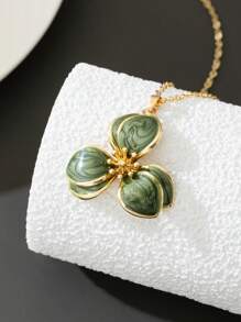 1pc Romantic Dreamy Green Flower Pendant Necklace, Spring/Summer Beach Holiday Style For Women