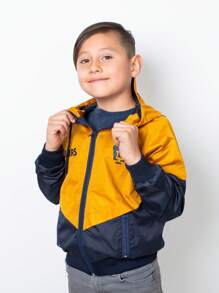 Rompevientos Infantil Oficial Pumas UNAM en Color Oro con Detalles Azul Marino, Chaqueta Ligera y Resistente para Niño o Niña, Diseño Deportivo de Alta Calidad en Tela Bolton 100% Poliéster, Protección Contra Viento y Lluvia Ligera, Estilo Casual y Funcional para Uso Diario, Prenda Oficial del Club Universidad Nacional, Ideal para Pequeños Aficionados Auriazules, Ropa Escolar o Deportiva con Orgullo Universitario, Perfecto como Regalo para Futuros Fanáticos de Pumas UNAM - Dorado - Ver 1