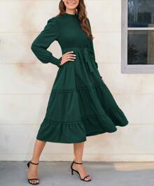 GoyRrbay Women's Ruffle Mock Neck Long Sleeve Smocked Midi Dress Casual Floral Print Elastic Waist Tiered Long Dress - 墨綠色 - 查看 2