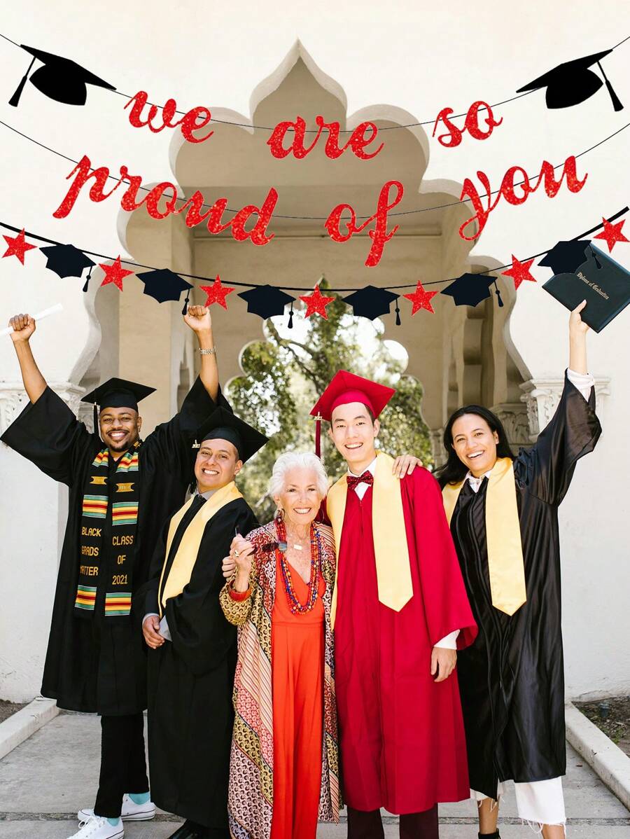 Bandera "Estamos muy orgullosos de ti", Banderín de la Clase de 2025 en rojo y negro, Guirnalda de birretes de graduación para decoraciones de fiesta de graduación 2025