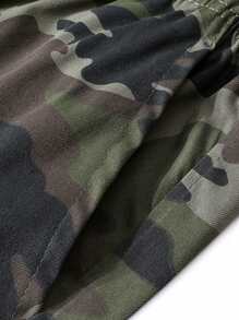 Short cargo décontracté ample pour hommes avec grandes poches, imprimé camouflage respirant pour les sports de plein air, été
