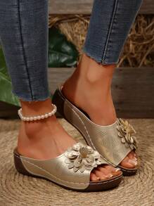 Damen Keilabsatz Pantoffeln mit dickem Boden, wasserfeste und rutschfeste Sommersandalen mit Blumendekoration für den Außenbereich und Plateau