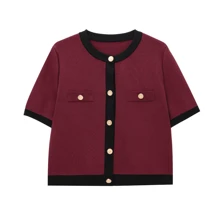 Blusa feminina de malha de manga curta LEILEIBEI, novidade em estilo francês, com blocos de cores, botões, gola redonda e modelagem ajustada. - Borgonha - Ver 1