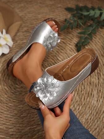 女士厚底坡跟凉鞋，防水防滑，夏季厚底花卉装饰轻便露趾凉鞋