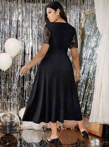 Vestido elegante plus size de renda patchwork manga curta feminino - Preto - Ver 3