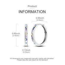 一对原创设计银色耳环，女士款，镶嵌高品质立方氧化锆，闪耀优雅，是馈赠佳品，适合日常、派对、购物、节日、宴会等场合佩戴。