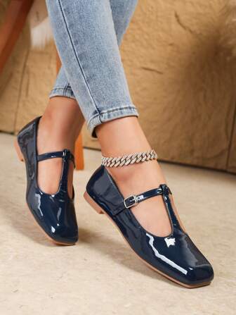 2026 Dammode Pärllacker Vintage Fyrkantiga Mary Jane-skor, Mångsidiga vardagsskor för vår/höst, 2025 Nya Bästsäljande Damplatta Skor Pärllacker