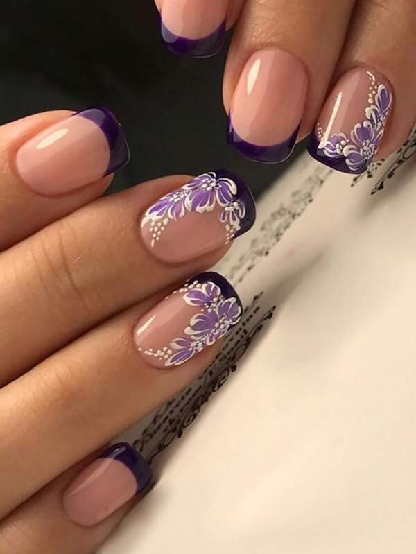24PCS Square Short Nails, Creative And Elegant Purple Flowers, Black And White Flowers, French Fake Nails Nail Art, Suitable For Girls To Wear, Press Nails. Press On Nails