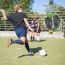 1 对迷你足球护腿板，厚成人防滑护腿板 - 适合所有季节