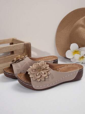 女士厚底坡跟凉鞋、厚底拖鞋、防水防滑、夏季露趾花卉装饰休闲鞋