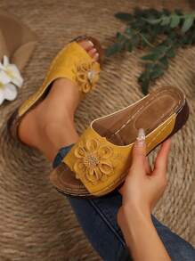 Women Comfortable Versatile Flower Decor Solid Color No-Pattern Open Toe Strap Flat Sandals, Sweet Casual For Daily/Home Wear, Spring/Summer, Available In Multiple Colors (Black, Gold, Blue, Brown, Yellow, Red, White, Etc.)
