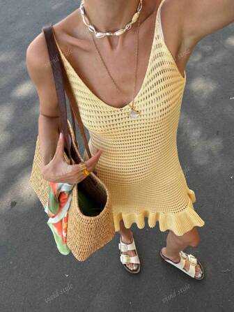 Vestido mini ajustado sin mangas, de punto, con espalda descubierta y diseño calado, ideal para el verano y vacaciones