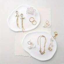 1pc/2pcs Matte Gypsum Jewelry Trays, Gypsum Display Stand For Necklaces, Earrings, Rings, Elegant Accessories Organizer, White, Nordic Style Asymmetrical Shaped Jewelry Tray For Storing Jewelry, Keys, Incense And More Gifts Women Girls Back To School