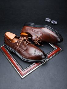 Fashionable Low Top Lace-Up Solid Color Brogue Carved Dress Shoes, Slip-Resistant Business Formal Shoes For Parties, Weddings, Graduations, Casual, & Versatile