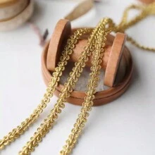 5 Meter goldener welliger Spitzentrimm, 1cm breit, Bekleidungs-Dekorationszubehör
