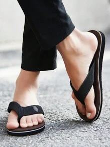 一款专为青少年和男士设计的全新休闲人字拖，穿着舒适、轻便时尚（尺码略小）。 - 棕色 - 查看 3