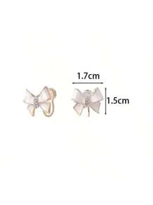 1 Pair Fashion New White Coil Earrings For Women, No Pierced Ear Clips, High-End Elegant Earrings Suitable For Ladies Daily Wear, Holiday Gift