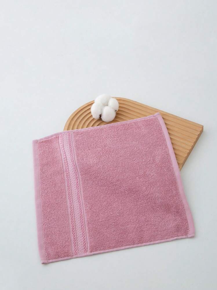 1条86*160厘米大号长方形紫色浴巾，简约轻薄，适合游泳、沐浴、面巾；另有40*76厘米或34*34厘米方形手帕，速干、吸水性强、柔软、不褪色，适用于浴室、酒店、健身房、旅行、假日礼品、沙滩浴巾、美容院、酒店运动、家居用品、毛巾、护肤品。 - 紫色 - 查看 12