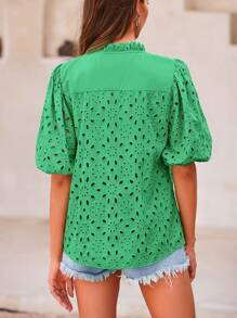 Women's Summer Top Fashion Casual Lantern Short Sleeve V-Neck Button Hollow-Out Lace Embroidery Shirt - màu xanh lá - Xem 2