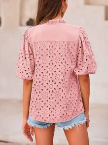 Women's Summer Top Fashion Casual Lantern Short Sleeve V-Neck Button Hollow-Out Lace Embroidery Shirt - 粉色 - 查看 2