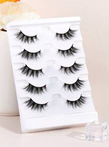 MAGEFY 5 Pares de pestañas postizas medias de zorro natural, cortas y mini, super cortas, media pestaña con extremos alargados, de apariencia natural y rizada, reutilizables e ideales para uso diario de chicas/mujeres. Pestañas manga esponjosas y delgadas para uso cotidiano, esenciales de viaje, cola de ojos alargada.
