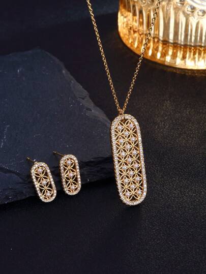 3 件装 CZ 和人造珍珠椭圆形镂空雕刻三叶草花卉首饰套装，优雅奢华项链和耳环适合女性日常和晚会佩戴