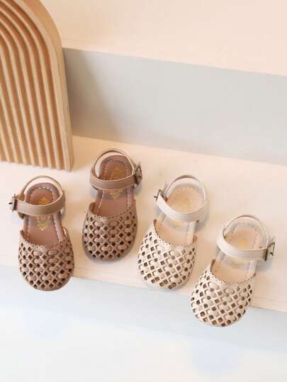 1 Pair Hollow Knit Fashion Kid's Soft & Comfortable Vacation Beach Sandals, Girls Solid Color Simple Versatile Flat Casual Elegant Sandals