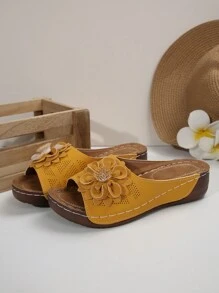Sandalias de plataforma con cuña y suela gruesa para mujer, sandalias de verano antideslizantes de plataforma con decoración floral, de punta abierta, esencial para viajes - Amarillo - Ver 5