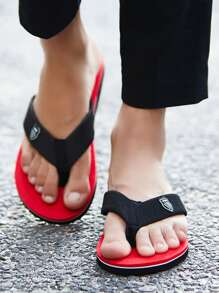 一款专为青少年和男士设计的全新休闲人字拖，穿着舒适、轻便时尚（尺码略小）。 - 紅色 - 查看 3