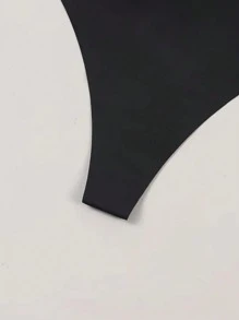 女士性感黑色薄款丁字裤，配粉色大蝴蝶结装饰