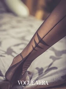 Vogue Vera Luksusowe, eleganckie, seksowne, modne pończochy do ud dla kobiet – miękkie, delikatne, oddychające i kryjące z trójkątnym obcasem i szwami z tyłu – idealne na formalne spotkania biznesowe, przyjęcia świąteczne, randki i występy sceniczne – wiosna/lato i wszystkie pory roku – czysty nylon, 1 para (bez podwiązek)
