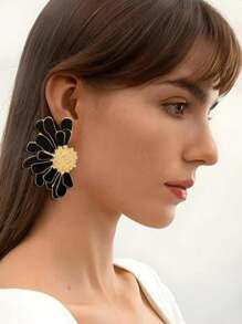 1 Par de Brincos de Botão de Esmalte Floral Vintage para Mulheres, Joias de Estilo Europeu e Americano com Padrão de Margarida para Uso Diário, Presente de Festa