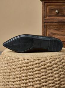 MonaNise Kvinnors mångsidiga platta Slip-On-skor, olika färger och mönster inklusive ormskinn, röd, rosa, gul, grå, vinröd, olivgrön, marinblå, brun, lämplig för fritidskläder, resor, semesterkläder - Svart - Visa 8