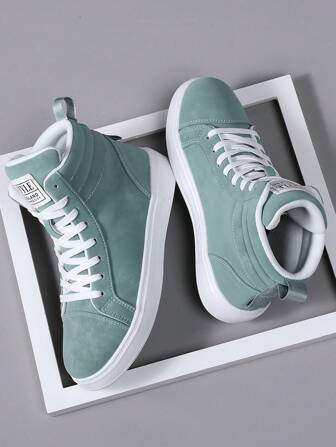 Zapatillas deportivas informales de estilo alta con cordones para hombre, con estampado de letras, ligeras y versátiles, elegantes zapatillas de lona de color verde jade clásico, adecuadas para senderismo al aire libre y uso diario, cómodas para todas las estaciones