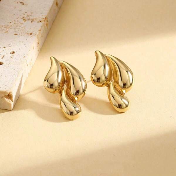 2 PEZZI Orecchini in acciaio inossidabile placcato oro 18K con elegante motivo floreale a goccia d''acqua