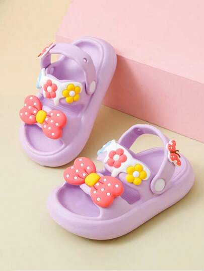 A Pair Of Summer New Lightweight, Breathable And Comfortable Soft Soled Children's Slippers With Cute Bows That Can Be Worn Externally