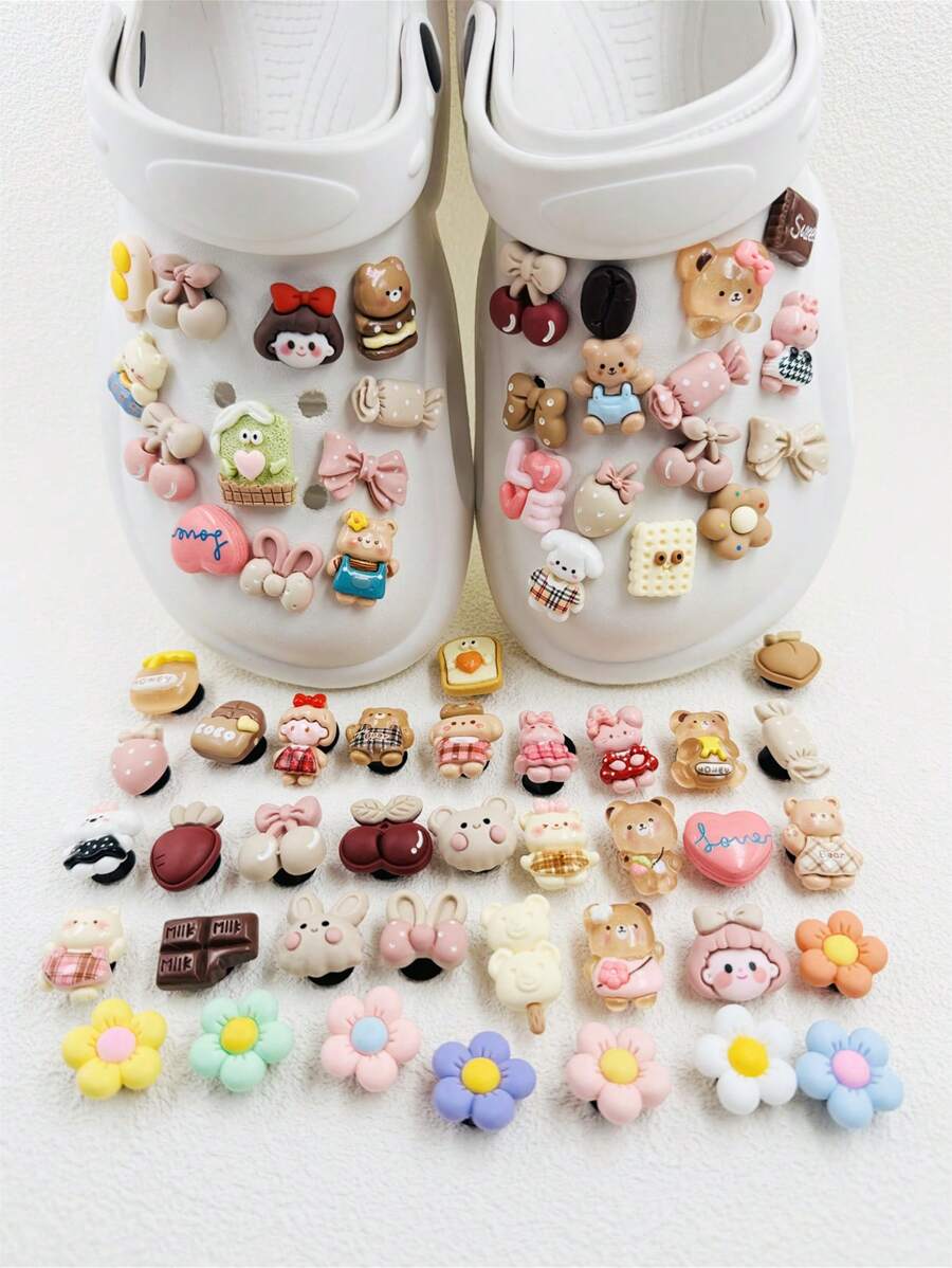 30pcs Resin Cartoon Light Brown Bear & Flower Random Pattern Charms/Accessories (Random Pattern, 7 Hole Buckle)