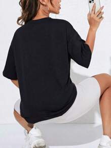 定制运动个性化礼品，定制女士T恤，添加图片（自拍/风景/全家福/朋友/情侣照/图案/宠物等），设计您专属的个性化印花T恤，作为送给女朋友的礼物，情侣约会T恤等等。简约时尚的个性化定制T恤，可印制专属标语。