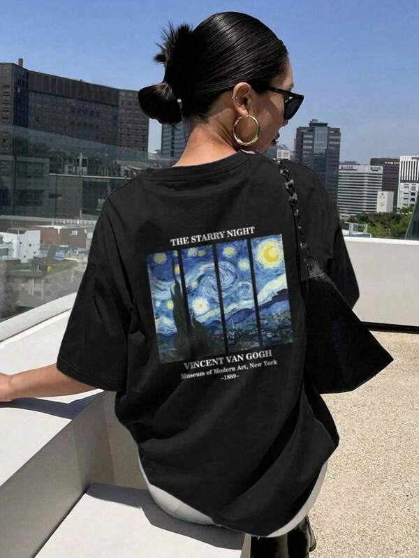 Camiseta de mujer de manga corta, con estampado de letra personalizado y patrón de verano, de cuello redondo, versátil y de moda. Camiseta gráfica para mujer con estampado del cielo estrellado de Van Gogh. Disponible en rosa, blanco y negro.