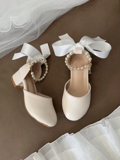 女童白色高跟鞋，PU 皮革，珍珠链设计，适合表演、音乐、钢琴演奏，四季皆宜